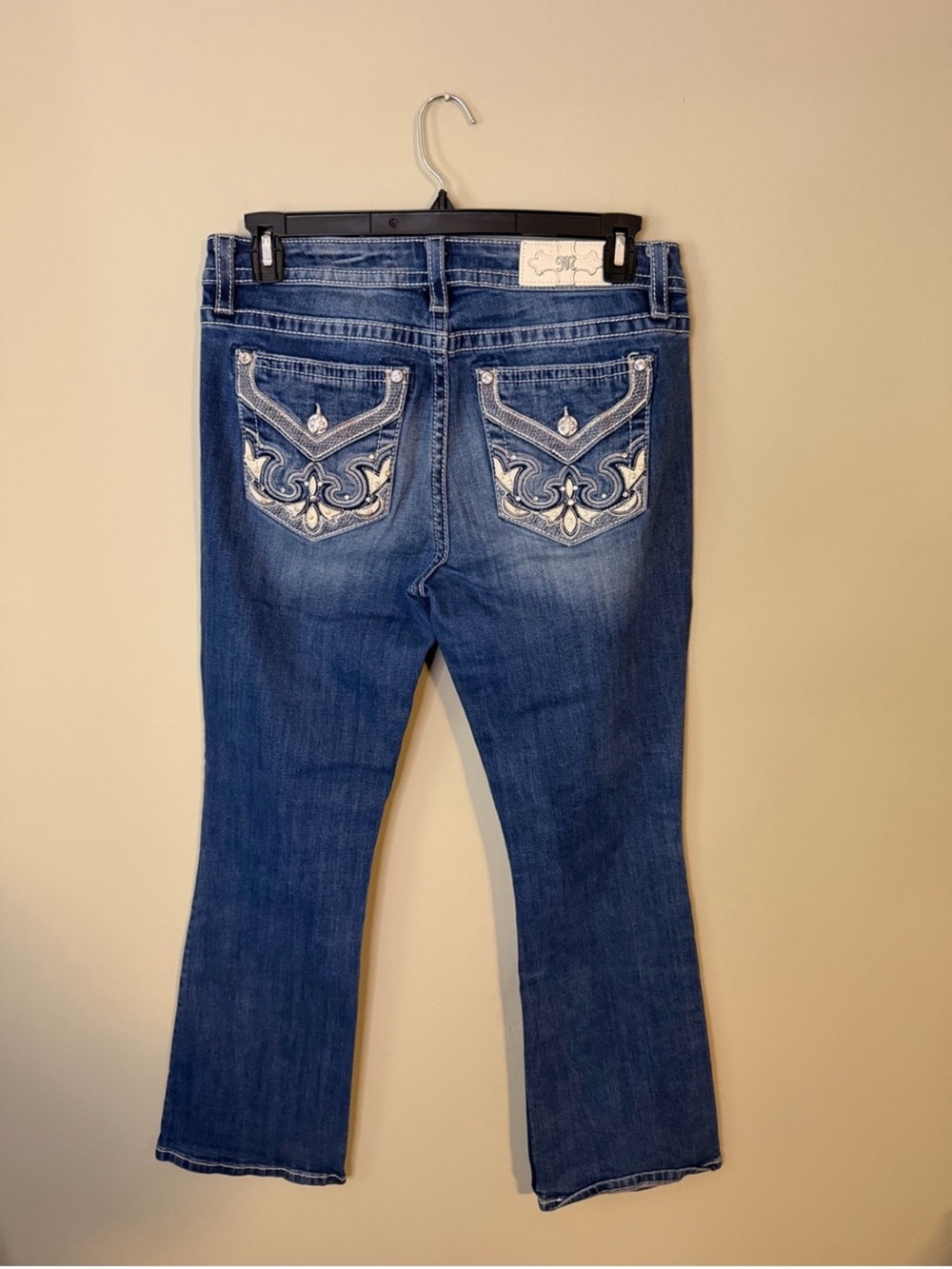 Like New Gorgeous Miss Me Chloe Boot Jeans With Embellished Pockets 30” Inseam